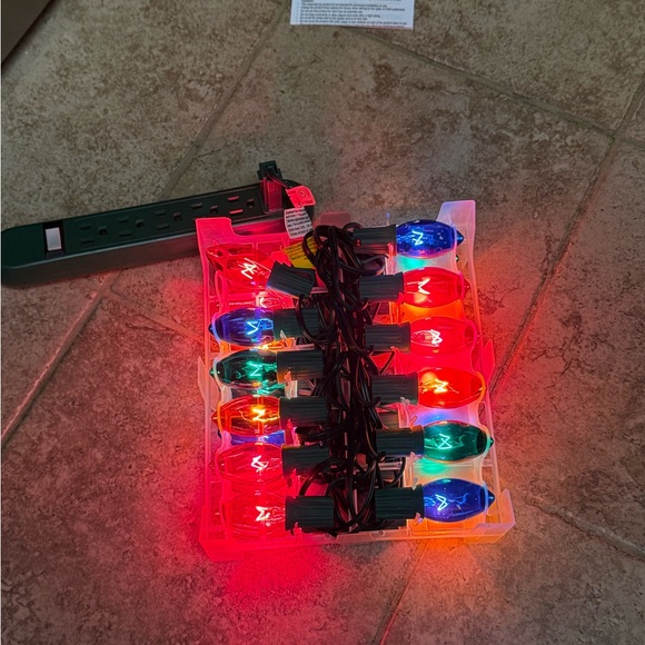 25 Multi-Colored Incandescent C9 string Lights Large bulbs - Picture 4 of 11